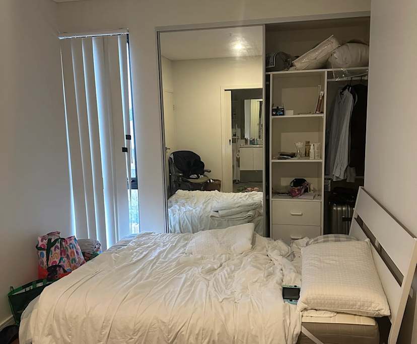 Furnished room with ensuite in a flatshare