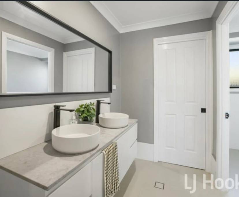 Unfurnished room in a share house