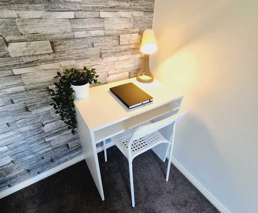 Furnished room in a share house