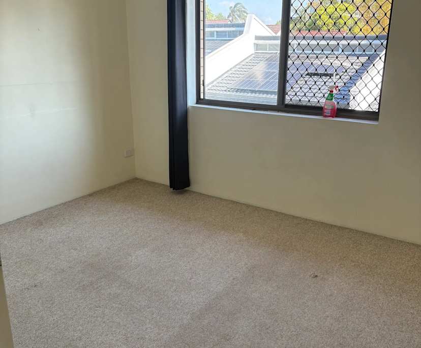 Unfurnished room in a flatshare