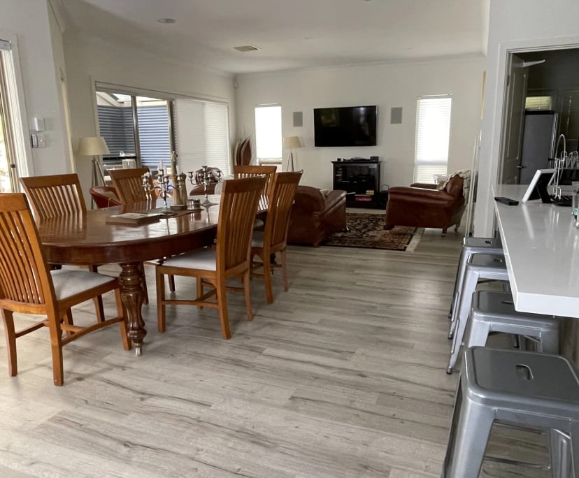 Room in a share house