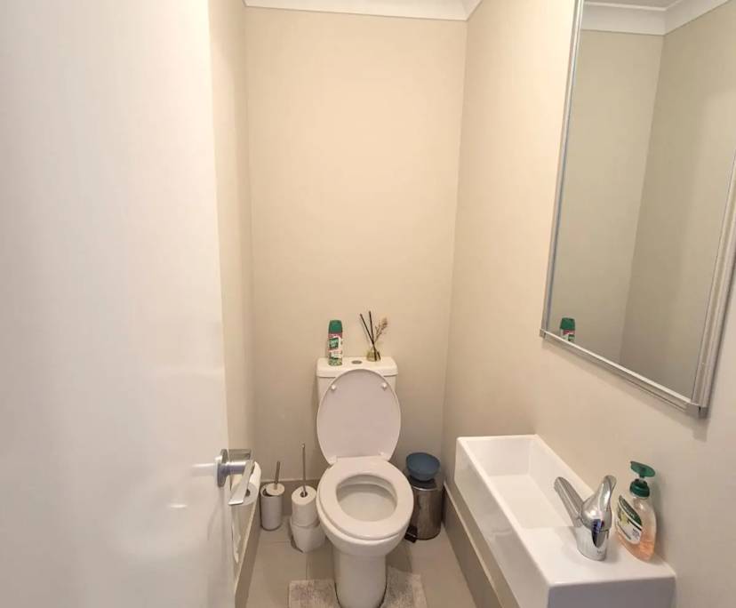 $300, Share-house, 2 bathrooms, Box Hill NSW 2765