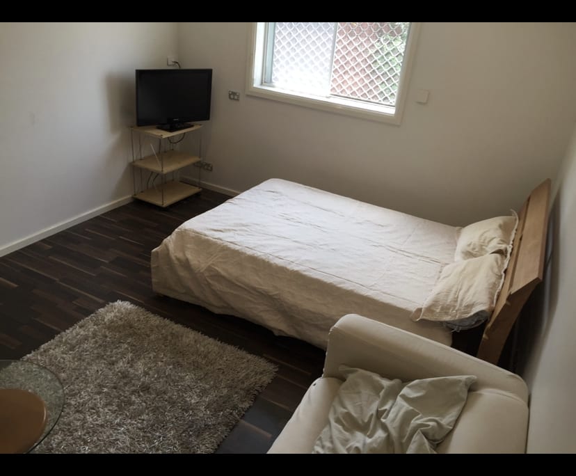 2 Rooms for Rent in Chipping Norton, Sydney 1502...