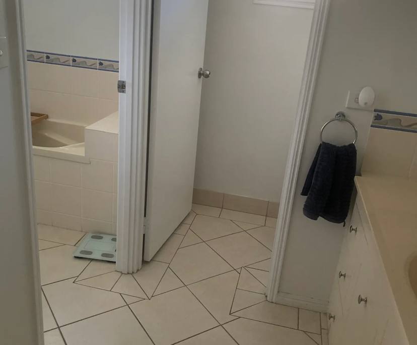 $150, Flatshare, 3 bathrooms, Norman Gardens QLD 4701