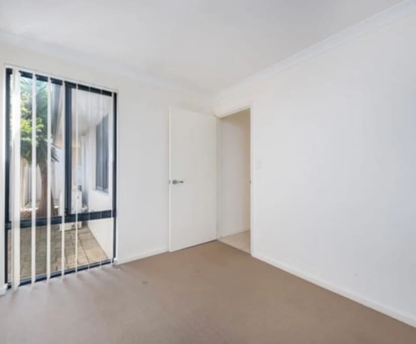 $300, Flatshare, 3 bathrooms, Coogee WA 6166