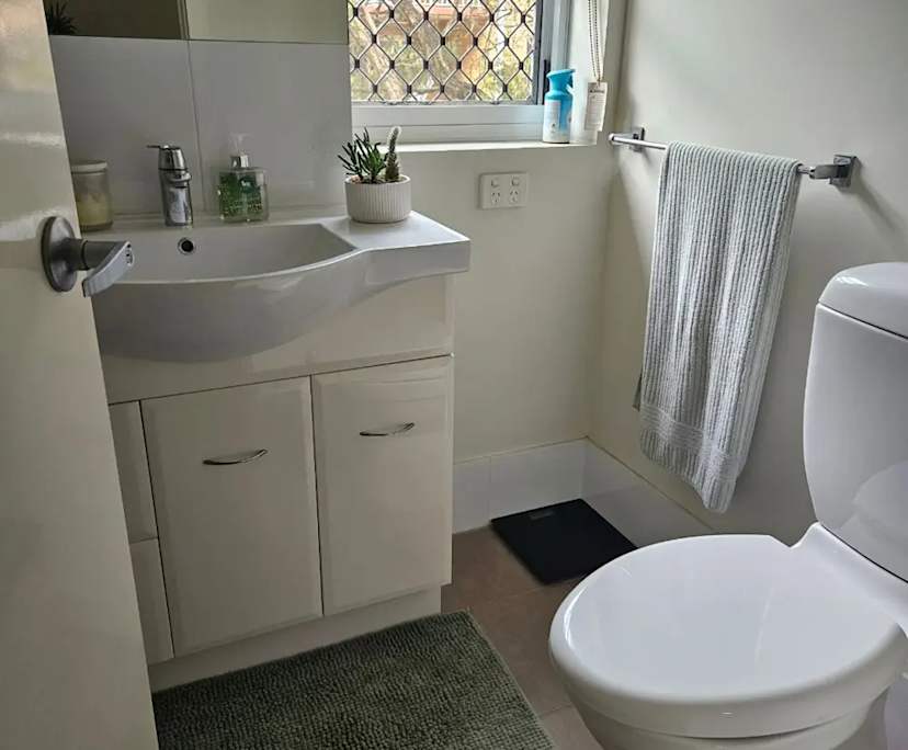 Furnished room with own bathroom