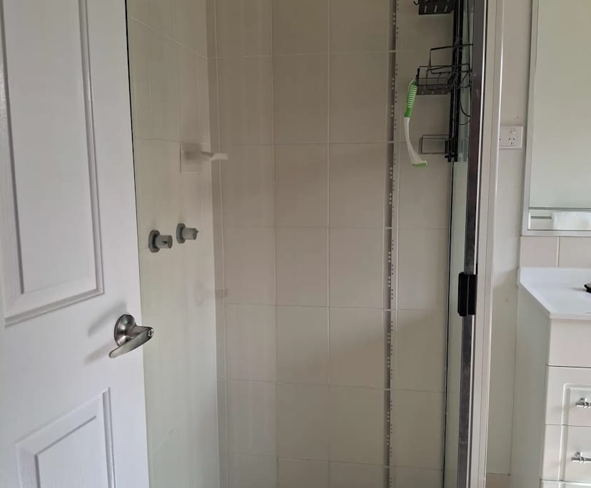 $260, Share-house, 4 bathrooms, Redlynch QLD 4870