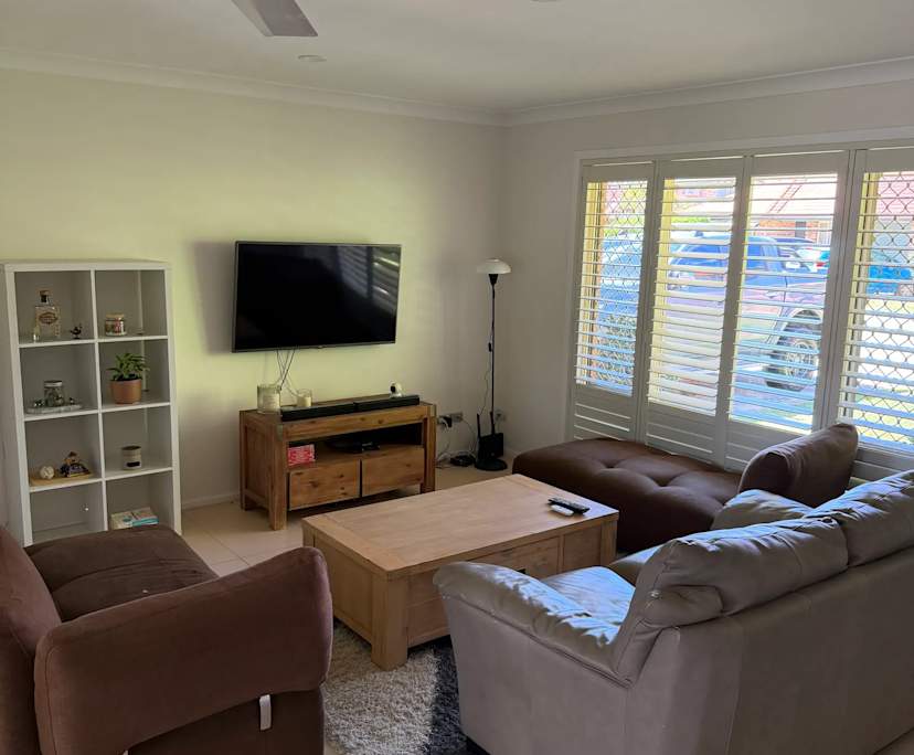 $375, Share-house, 3 bathrooms, Benowa QLD 4217
