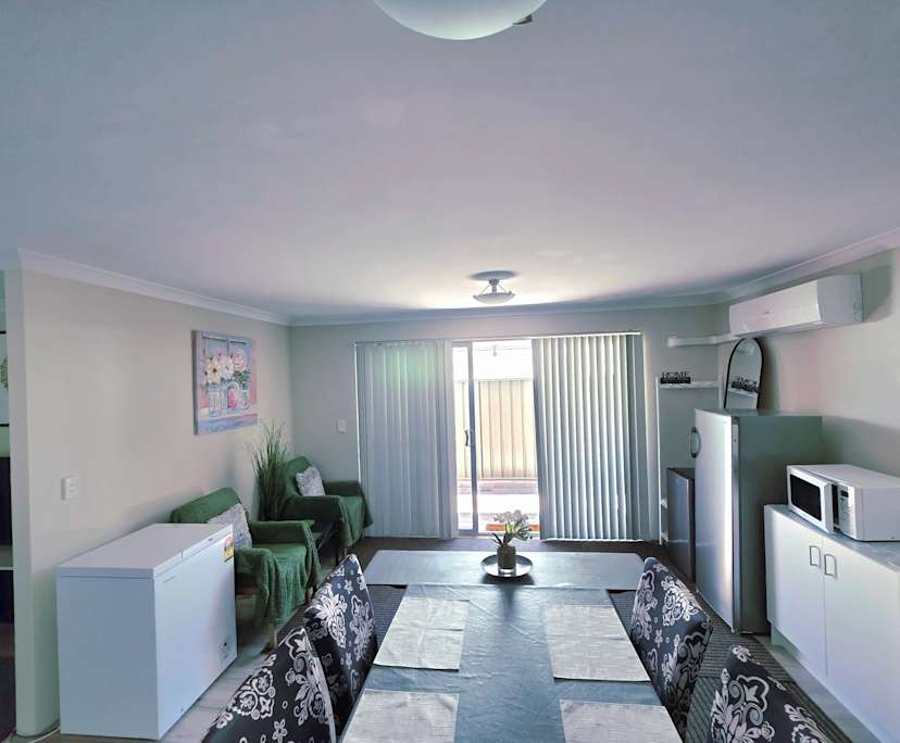 $370, Share-house, 2 bathrooms, Parmelia WA 6167