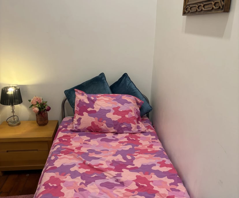 Room in a share house