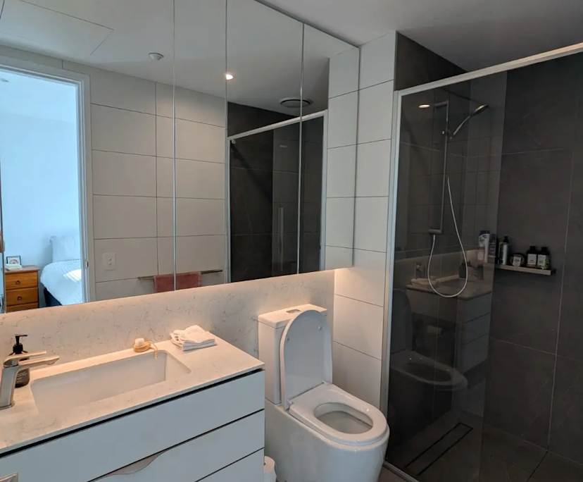 Room with ensuite in a flatshare