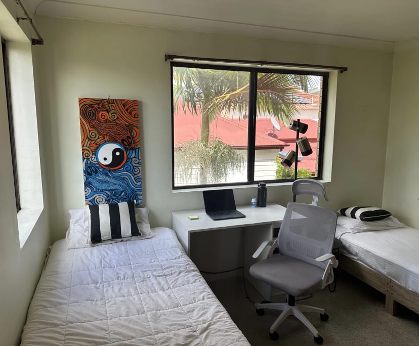 Furnished room in a flatshare