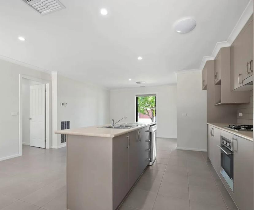 Room in a share house