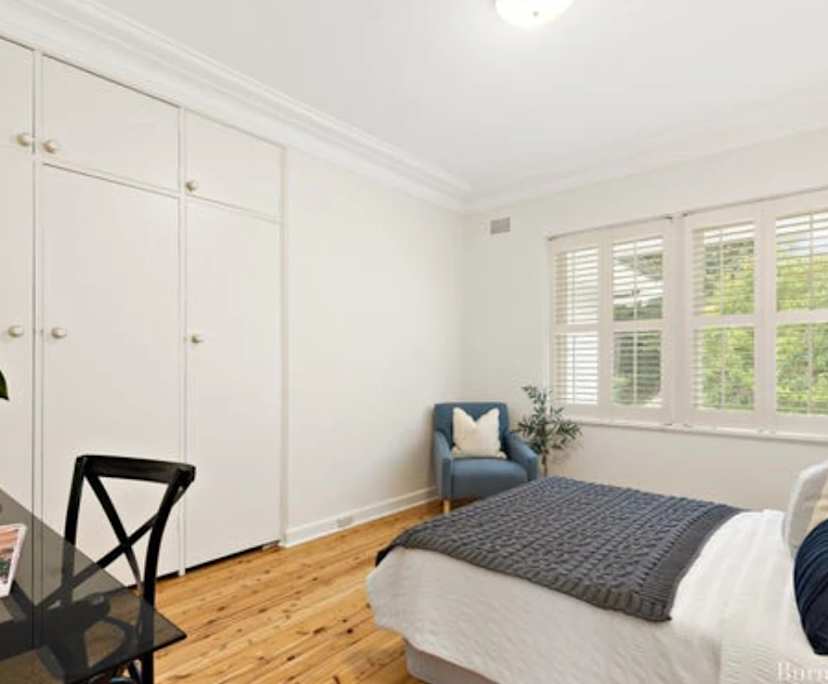 Room in a share house