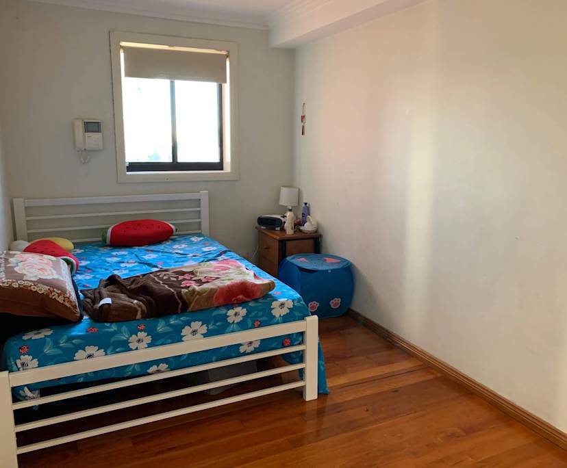 Furnished room with ensuite in a flatshare