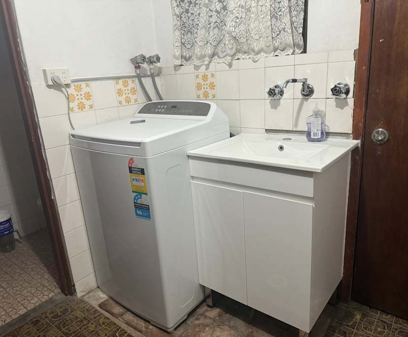 $255, Share-house, 4 bathrooms, Waratah West NSW 2298