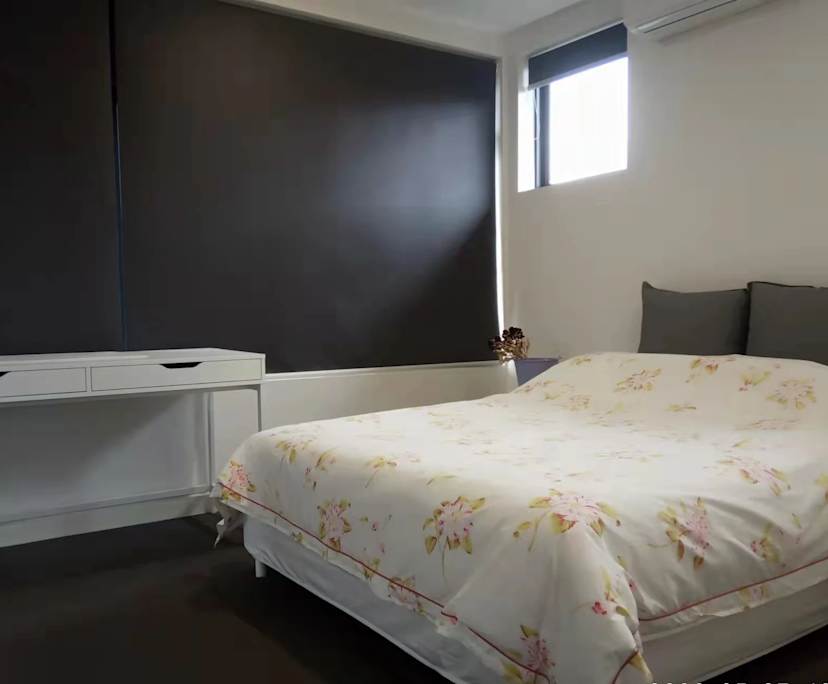 Furnished room in a flatshare