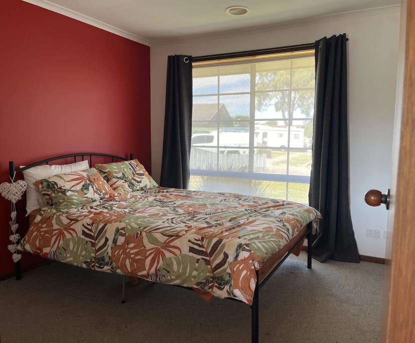 Room for Rent in Shepparton, VIC 270, Furnished,