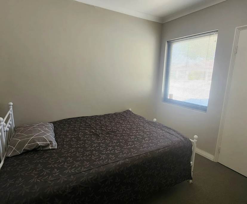 Room in a share house