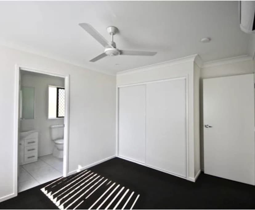 Whole property with 3 rooms for rent