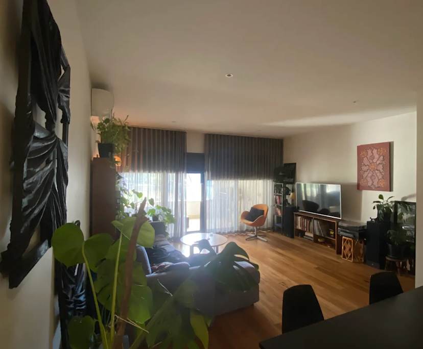 Unfurnished room in a share house