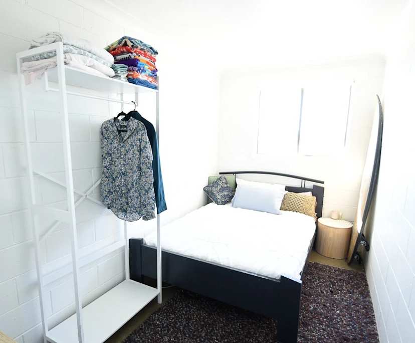Furnished room in a flatshare