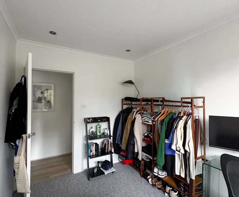 Furnished room in a flatshare