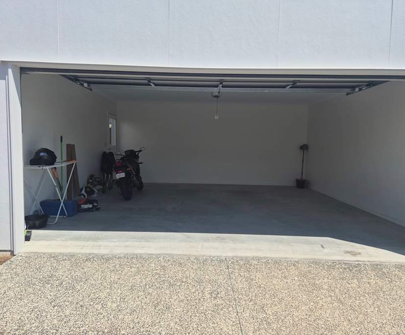 Unfurnished room in a share house