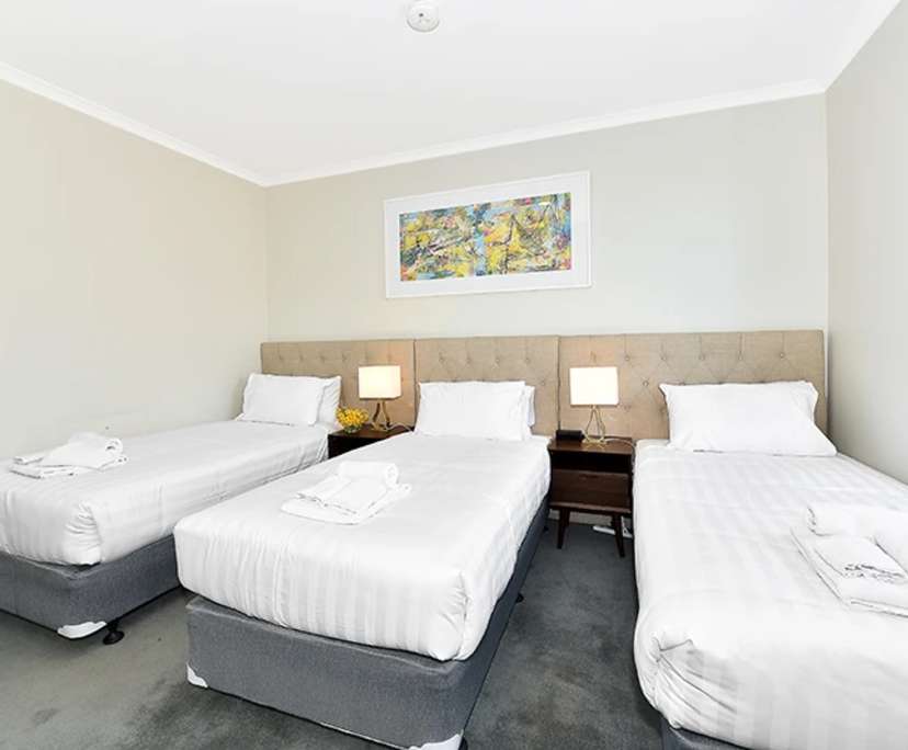 $689, 1-bed, 1 bathroom, Melbourne VIC 3004