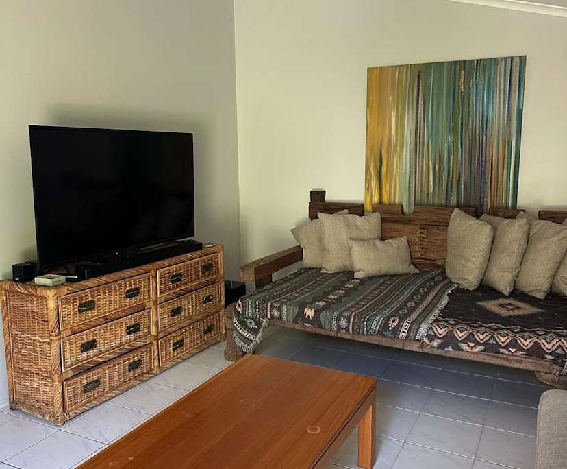 $390, Share-house, 4 bathrooms, Alexandra Headland QLD 4572