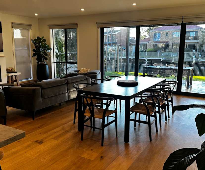 Room in a share house