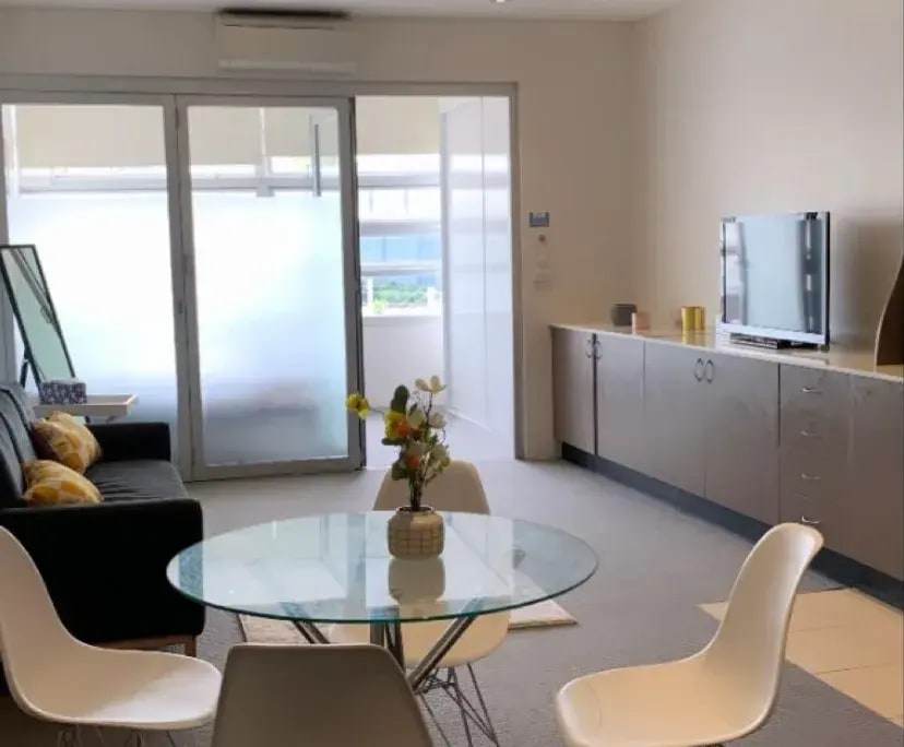 $300, Flatshare, 2 bathrooms, Chippendale NSW 2008