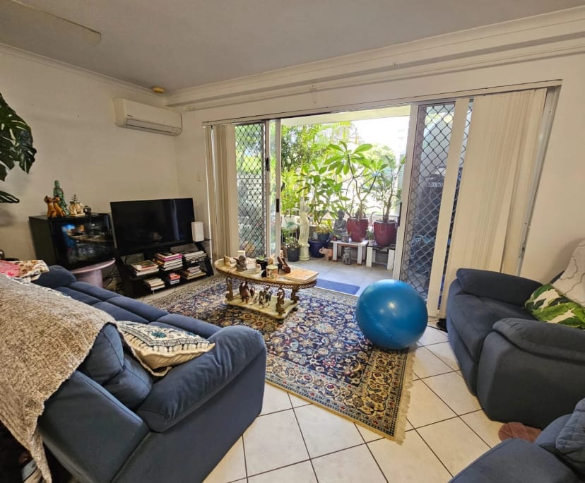 $250, Flatshare, 2 bathrooms, Main Beach QLD 4217