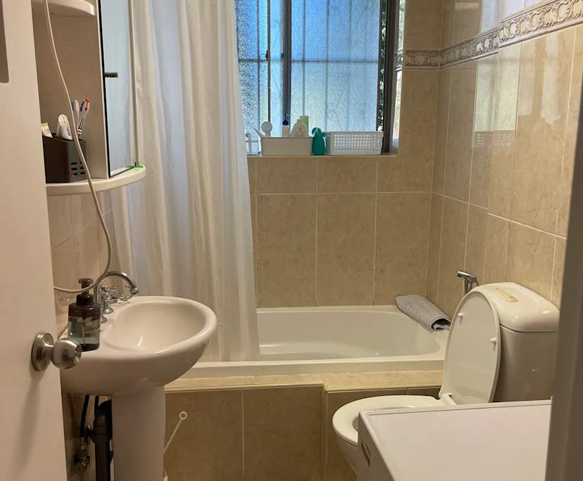 $300, Student-accommodation, 2 bathrooms, Eastlakes NSW 2018