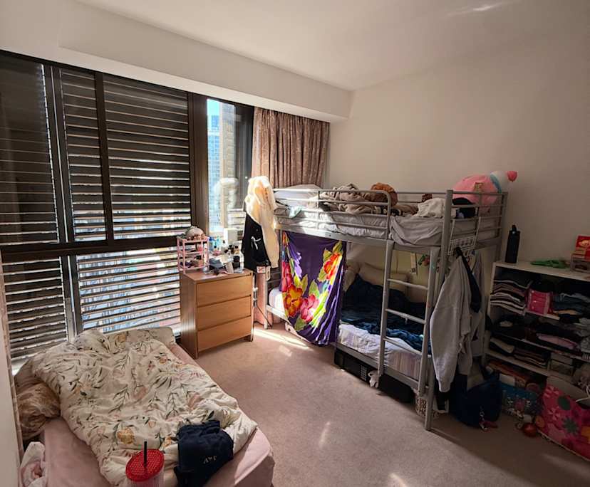 Furnished room in a flatshare