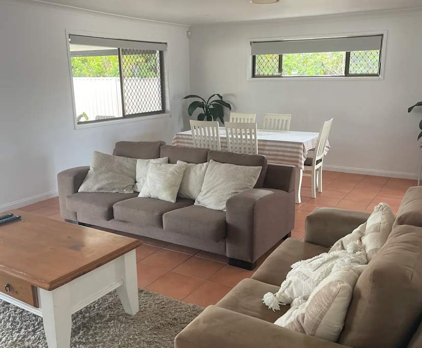 $325, Share-house, 5 bathrooms, Mermaid Waters QLD 4218