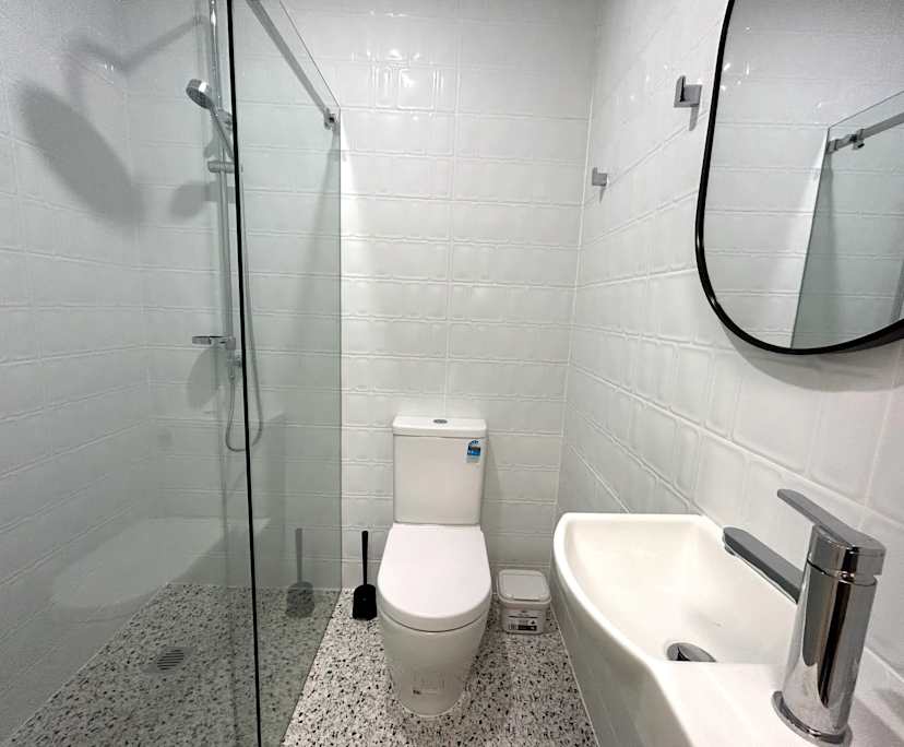 $400, Student-accommodation, 6 bathrooms, Surry Hills NSW 2010