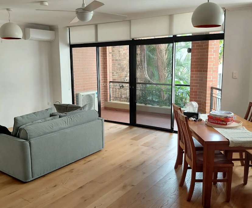 Furnished room in a flatshare