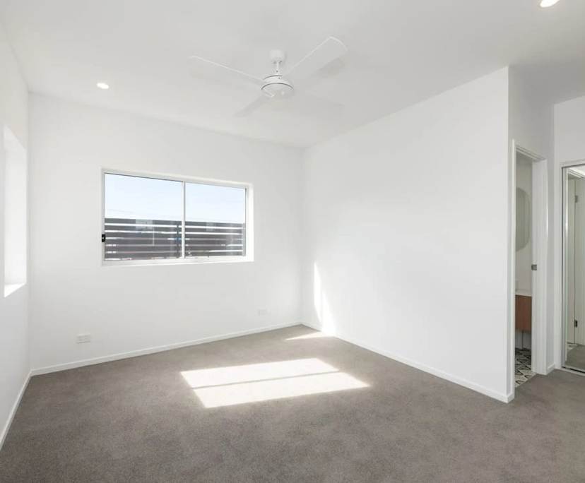 Room with ensuite in a share house