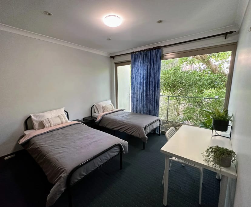Furnished room in a flatshare