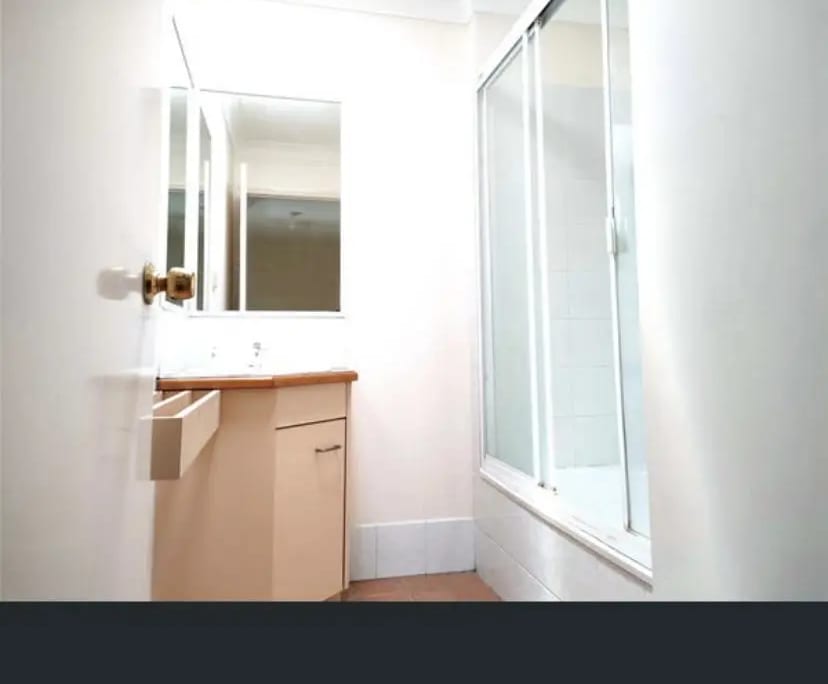 Unfurnished room in a flatshare