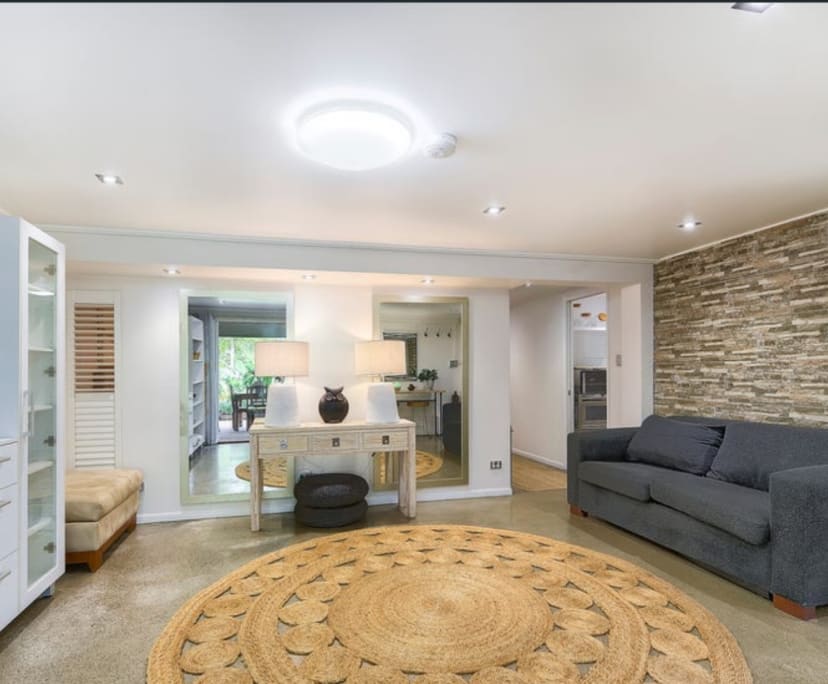 $520, 1-bed, 1 bathroom, The Gap QLD 4061