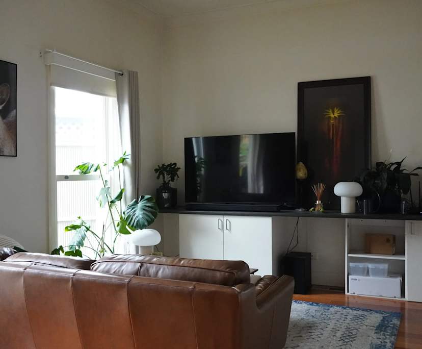 Unfurnished room in a flatshare