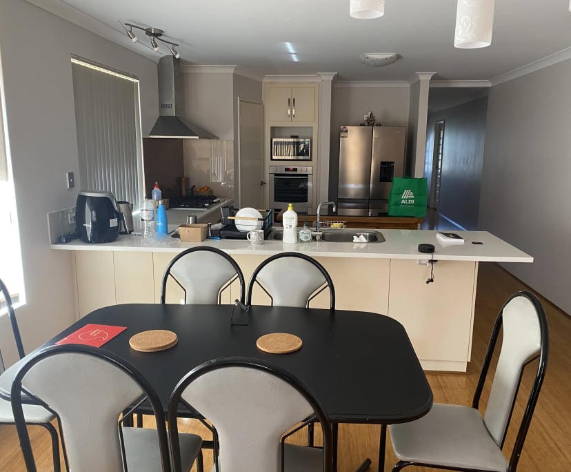 $230, Share-house, 3 bathrooms, Hammond Park WA 6164