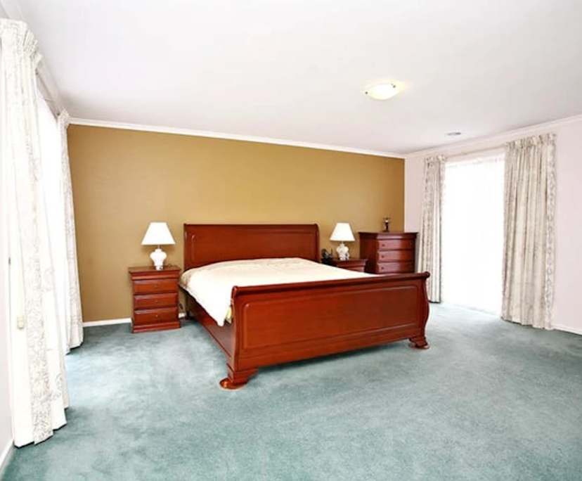 Room with ensuite in a share house