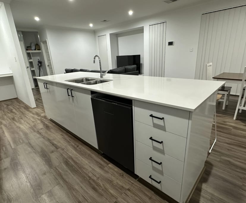 $350, Share-house, 4 bathrooms, Beckenham WA 6107