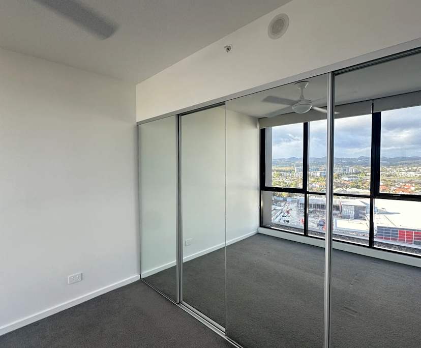 Unfurnished room with own bathroom