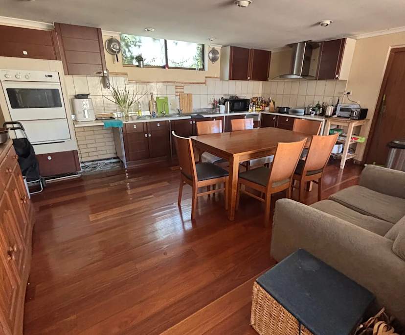 Room in a share house