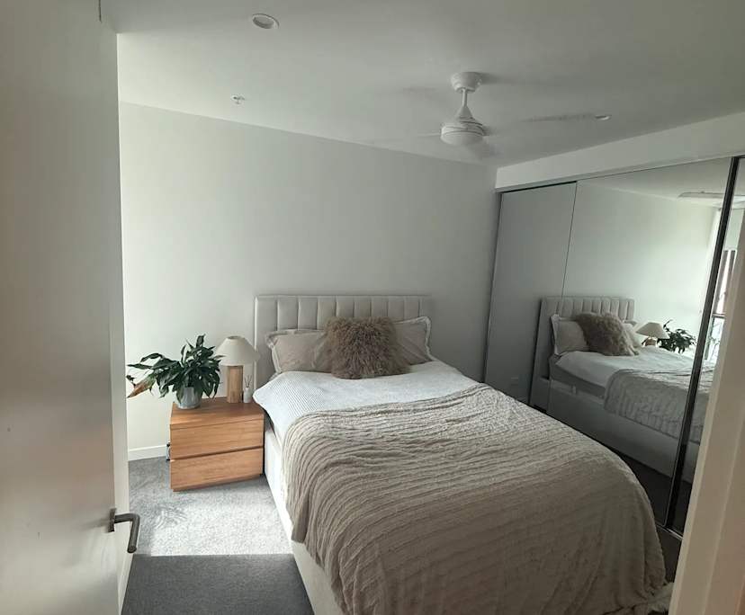 Unfurnished room with own bathroom