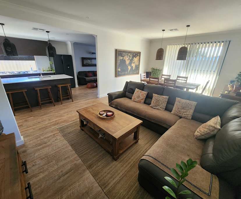 Room in a share house